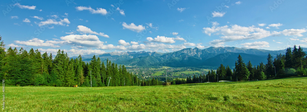 Fototapeta premium Panoramic view of Tatras