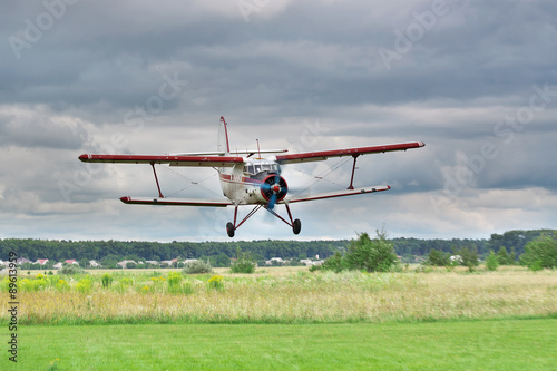 Biplane landing