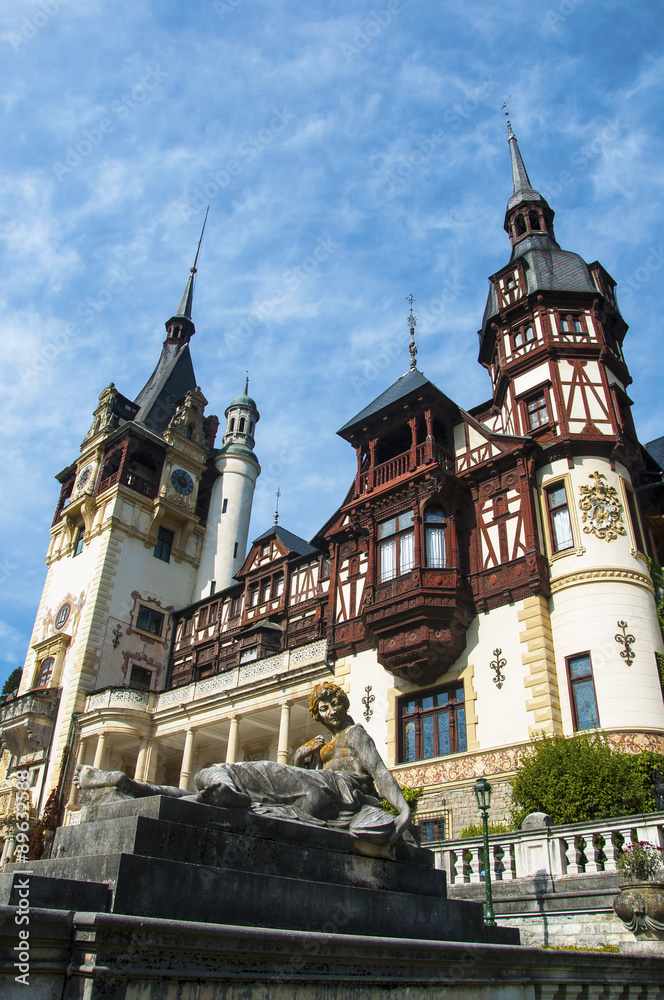 Fototapeta premium Famous royal Peles castle, Sinaia, Romania 