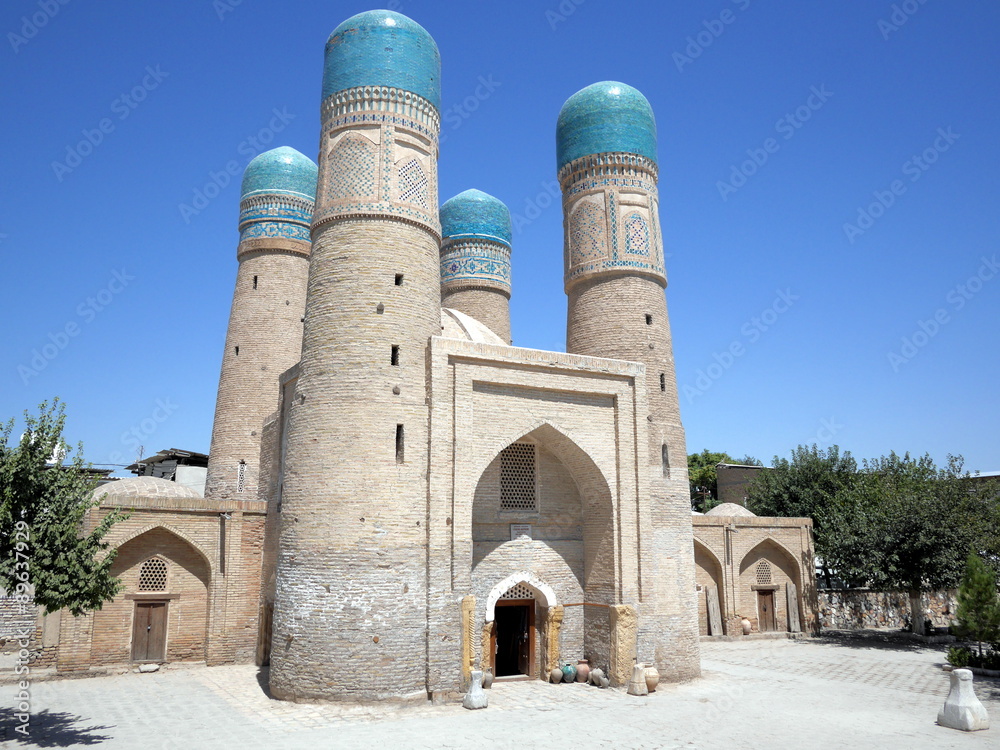 ウズベキスタンの世界遺産ブハラ歴史地区にあるチョル・ミナル