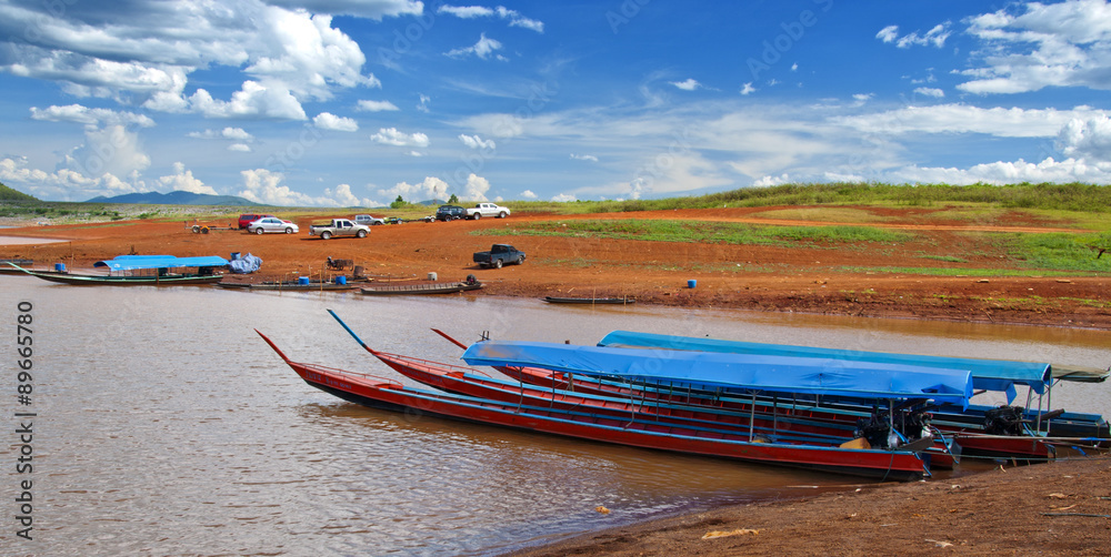 Fototapeta premium Nature scene with beautiful lake in Thailand.