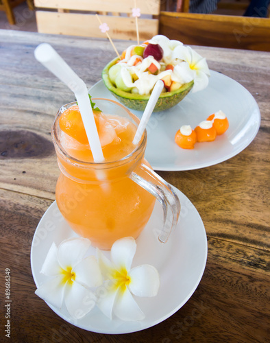 cantaloupe melon smoothies
