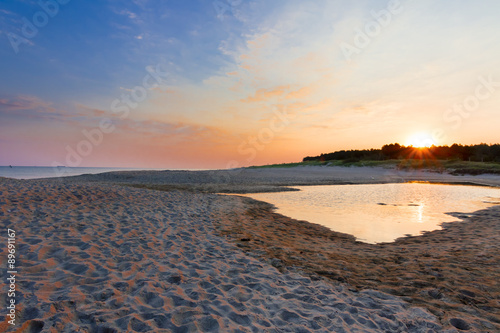 Wallpaper Mural Sunrise on the beach Torontodigital.ca