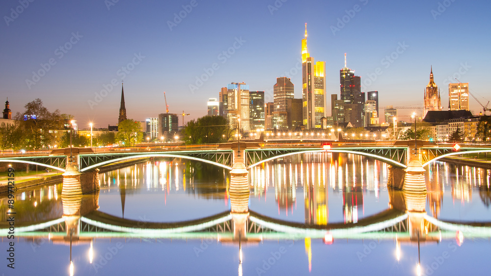 blaue Stunde in Frankfurt