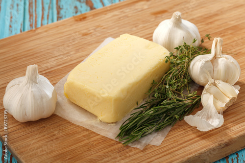 compound butter ingredients herb thyme rosemary garlic fresh