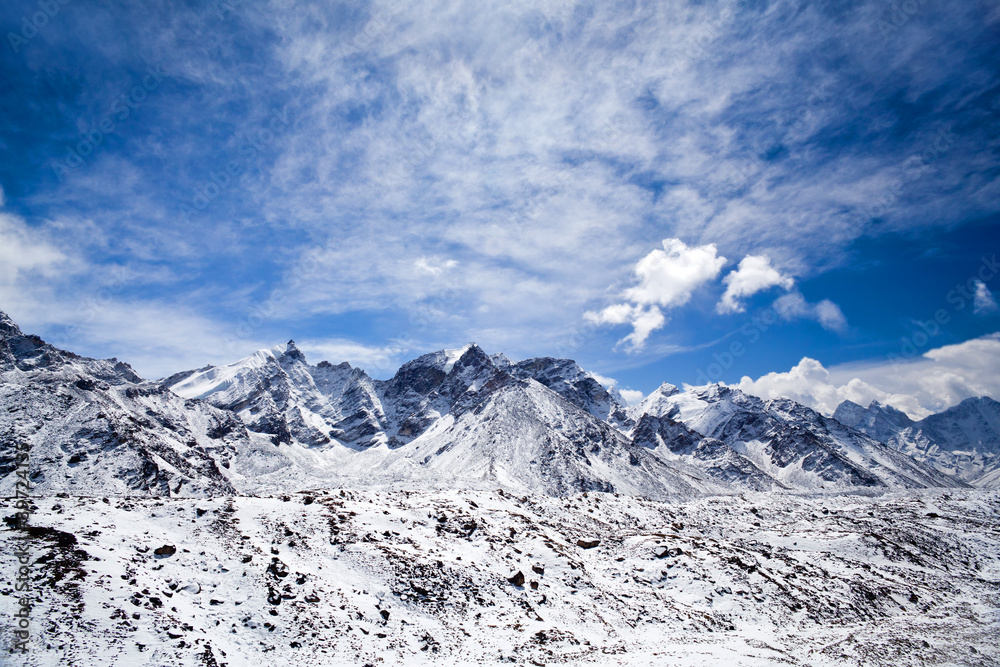 Obraz premium Khumbu glacier in Sagarmatha National Park, Nepal Himalaya