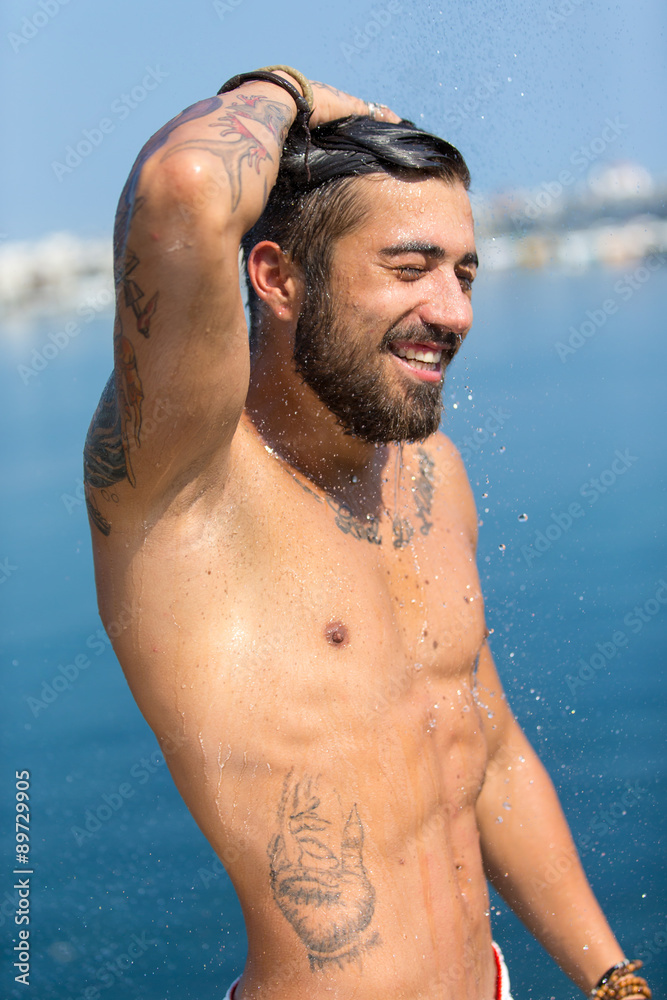 Junger Mann am Meer Junger Mann am Meer