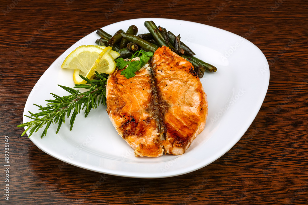 Grilled salmon with green beans Grilled salmon with green beans