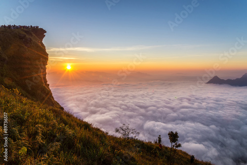 Cuadro en lienzo sunrise at phu chi fah