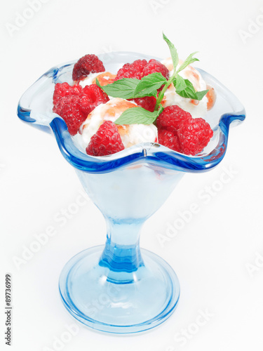 Vanilla Ice Cream With Raspberries