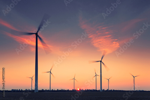 Windpark zum Sonnenuntergang