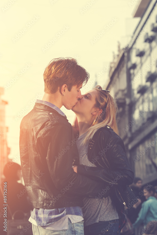 Fototapeta premium Urban couple outdoors.