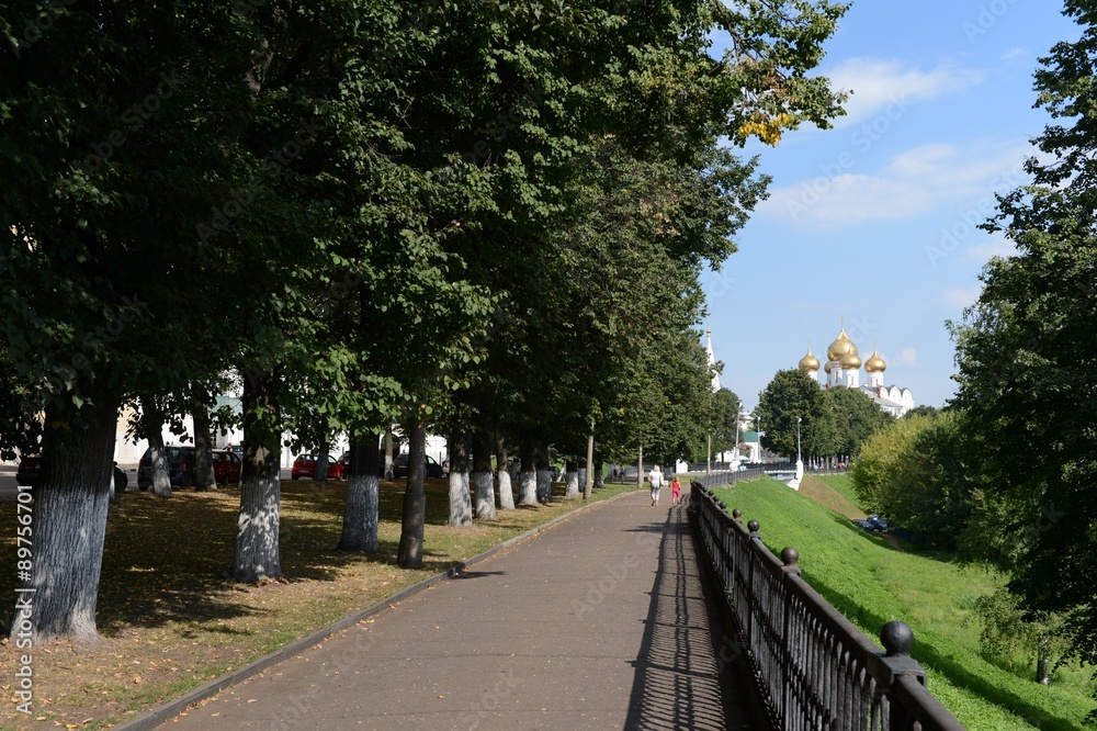 Yaroslavl. View of the gazebo and the embankment Yaroslavl. View of the gazebo and the embankment