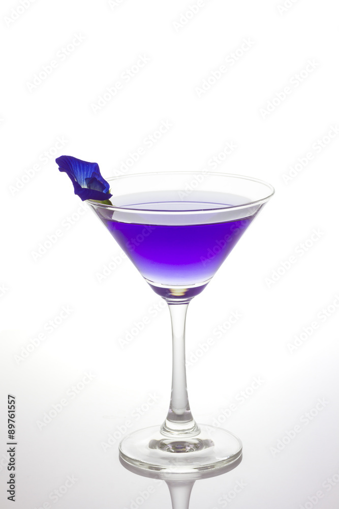 Butterfly pea flower juice in cocktail glass