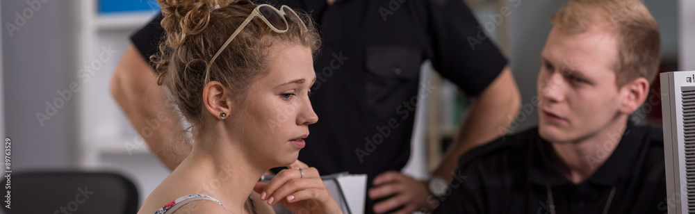 custom made wallpaper toronto digitalWoman giving evidence