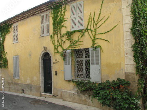 Fototapeta Naklejka Na Ścianę i Meble -  Maison du sud de la France