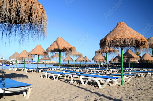 Pi  kna piaszczysta pla  a Playa de Puerto Colon w Adeje na Teneryfie