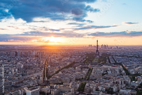 The Paris cityscape © orpheus26