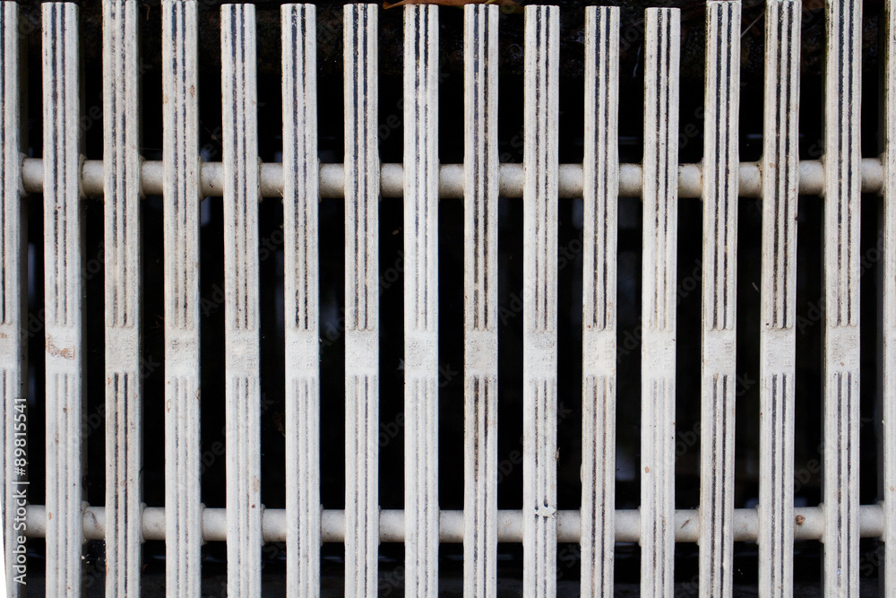 Overflow grating of swimming pool 