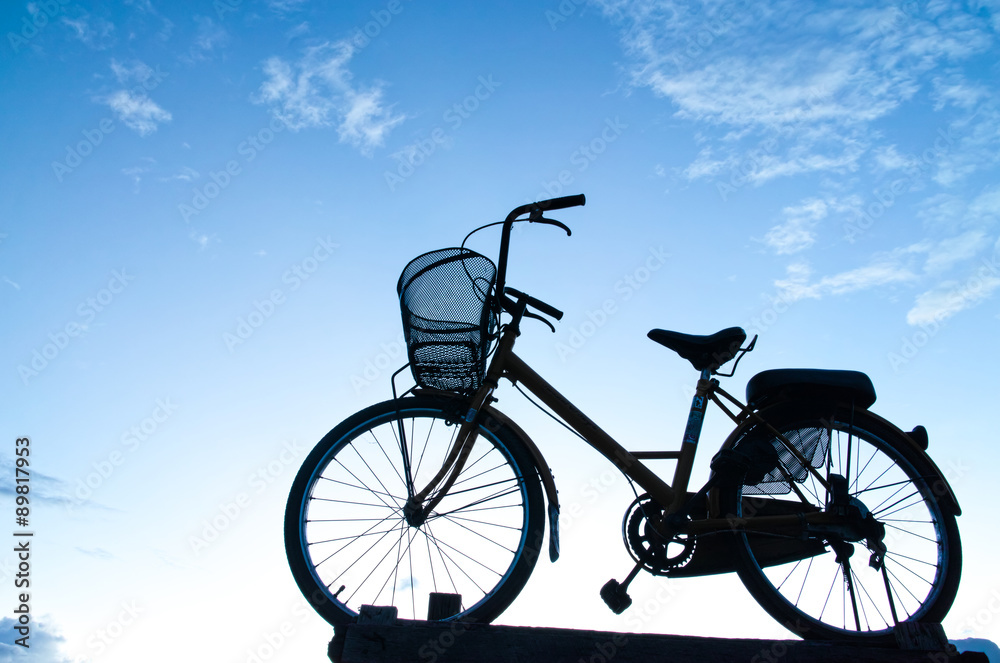 Fototapeta premium Silhouette of bicycle 