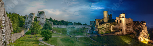 Panorama Od Świtu do Zmierzchu Ruiny Zamku w Ogrodzieńcu