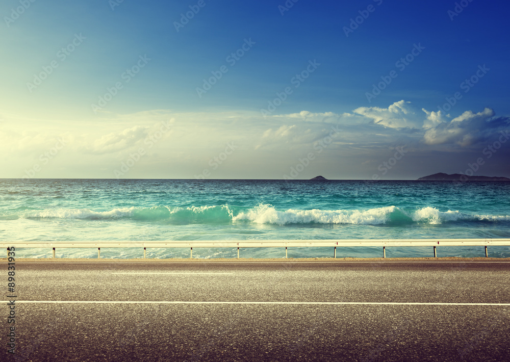 Fototapeta premium road on tropical beach