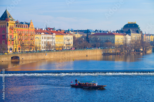 Prague, musée Smetana et quai Smetana vu du Pont Charles