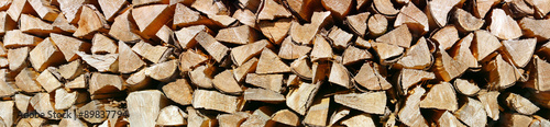 Gestapeltes Holz - Querformat Brennholz