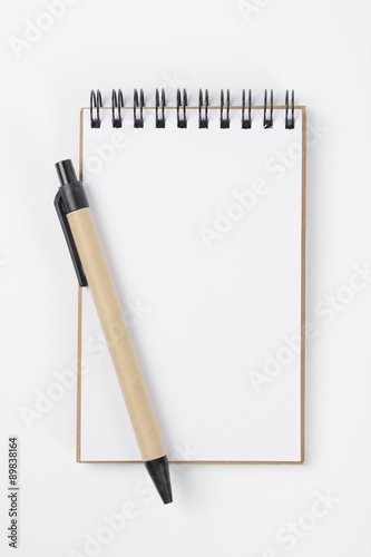 Libreta y bolígrafo