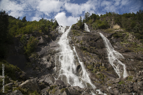 Obraz na płótnie cascate nardis, val di genova w salonie