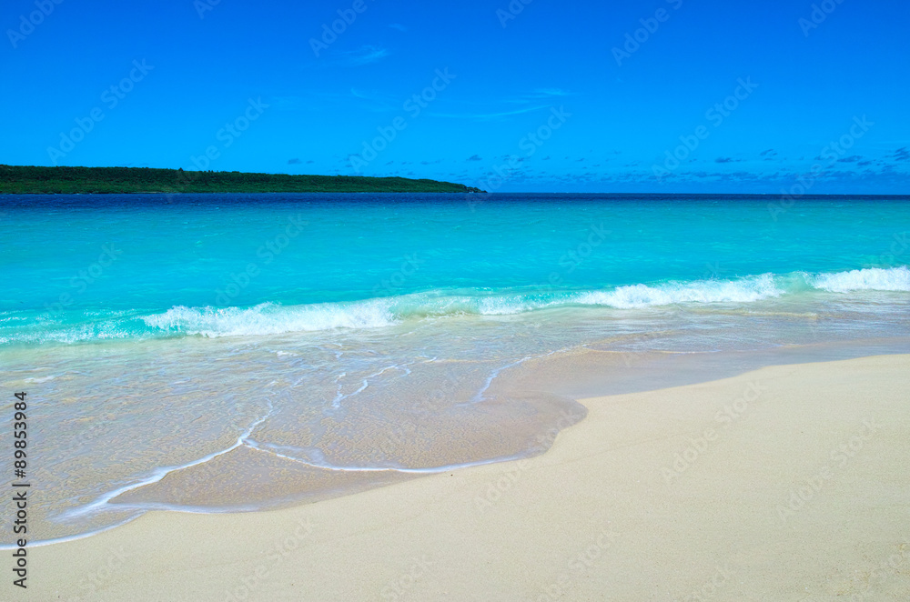 Fototapeta premium 宮古島 真夏の与那覇前浜ビーチ