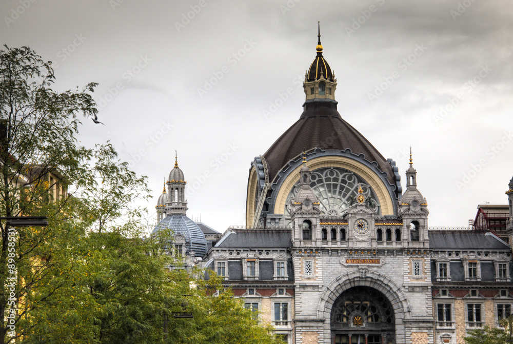 Φωτογραφία The magnificent central train station in the city of Antwerp, Belgium