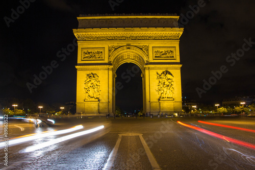 L'arche de triomphe, Paris, France
