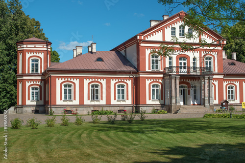 State-owned manor in Alanta, Lithuania © krivinis