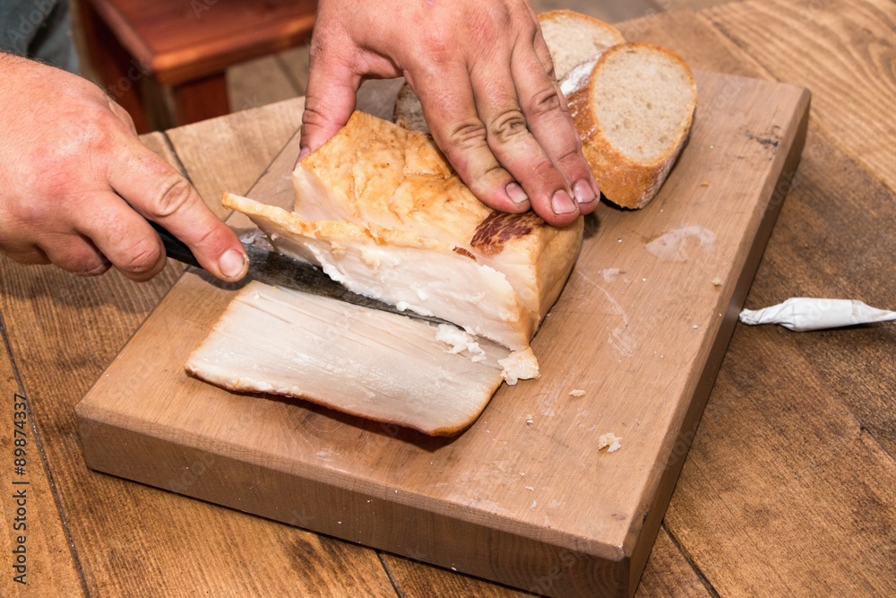 Knife slices of bacon Knife slices of bacon