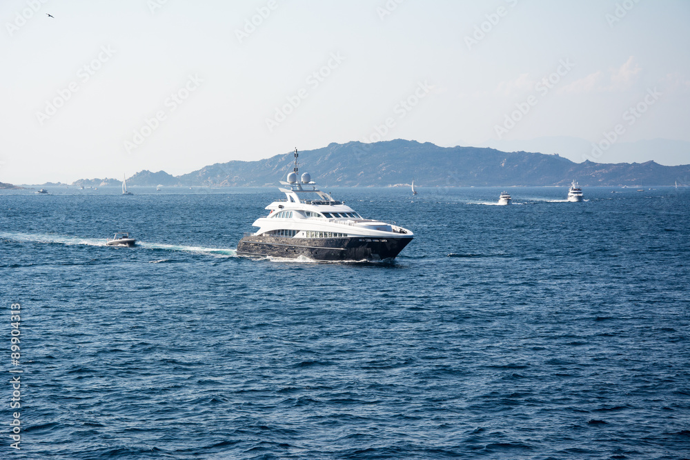 Große Motoryacht, Mittelmeer Große Motoryacht, Mittelmeer