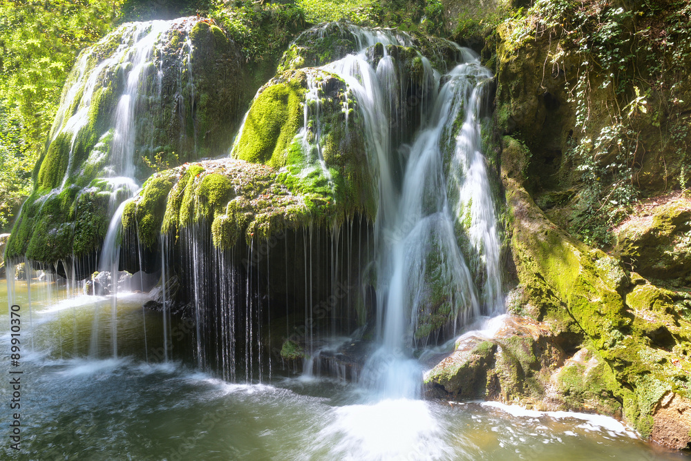 Fototapeta premium Green Waterfall 