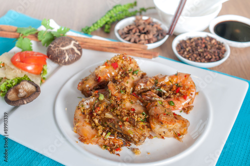 fried shrimp with garlic and pepper menu