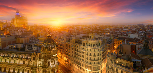 Acrylglasbilder Madrid Madrid im warmen Sonnenuntergang  © FrankBoston