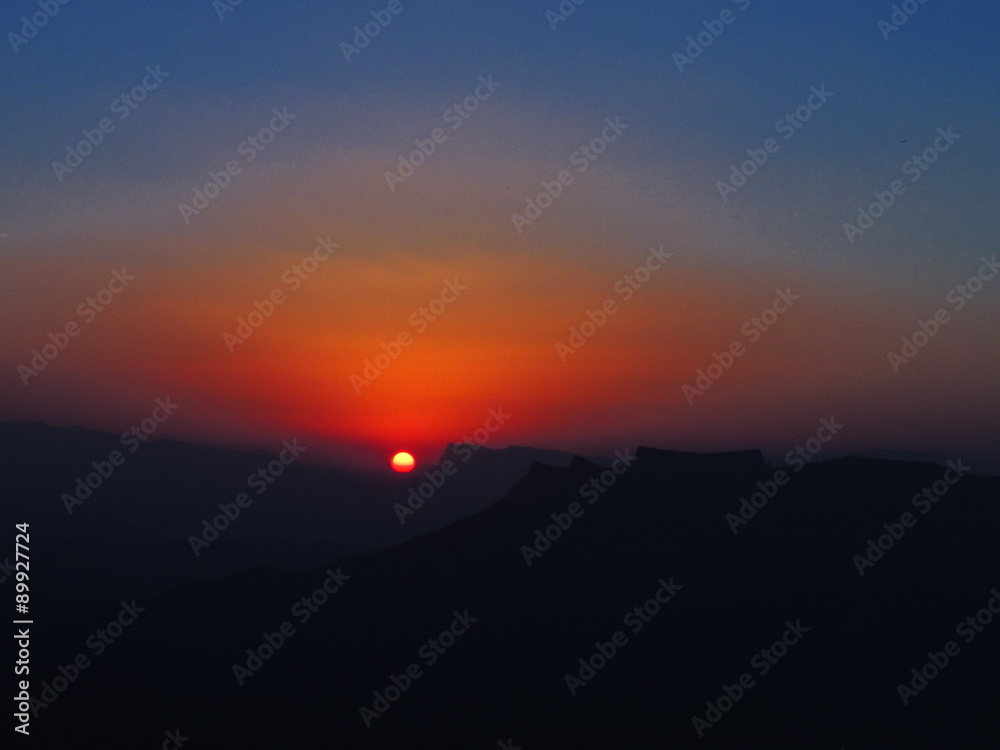 седло гора закат