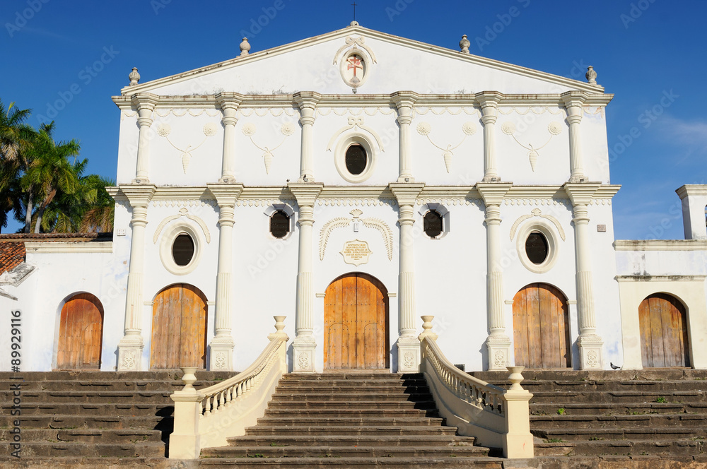 Fototapeta premium Nicaragua, View on the San Francisco churchin Granada