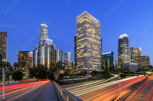 Los Angeles downtown night scene © Kit Leong