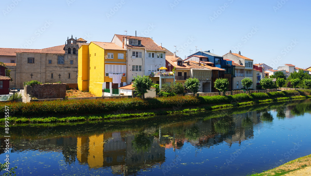 Cabe river and old houses at Monforte de Lemos