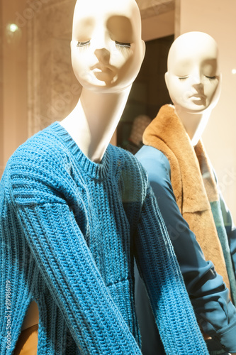 female mannequin dress autumn winter coat and hat scarf coat jacket
