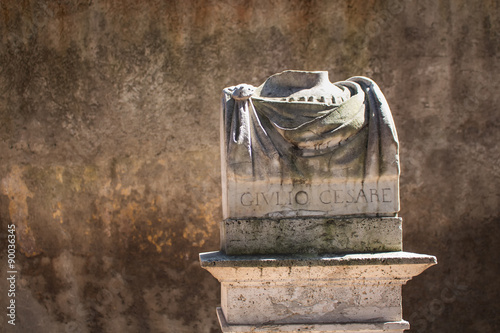 Valokuva Statue of Giulio Cesare, Rome, Italy