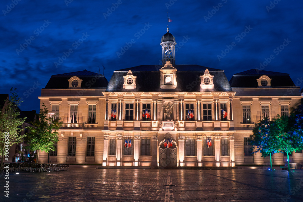 Fototapeta premium City Hall at night in Troyes, France.