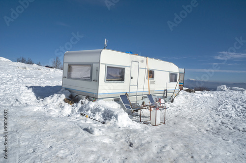 car caravan snow winter ice - ski