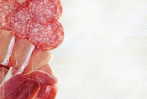 Cornice di salumi