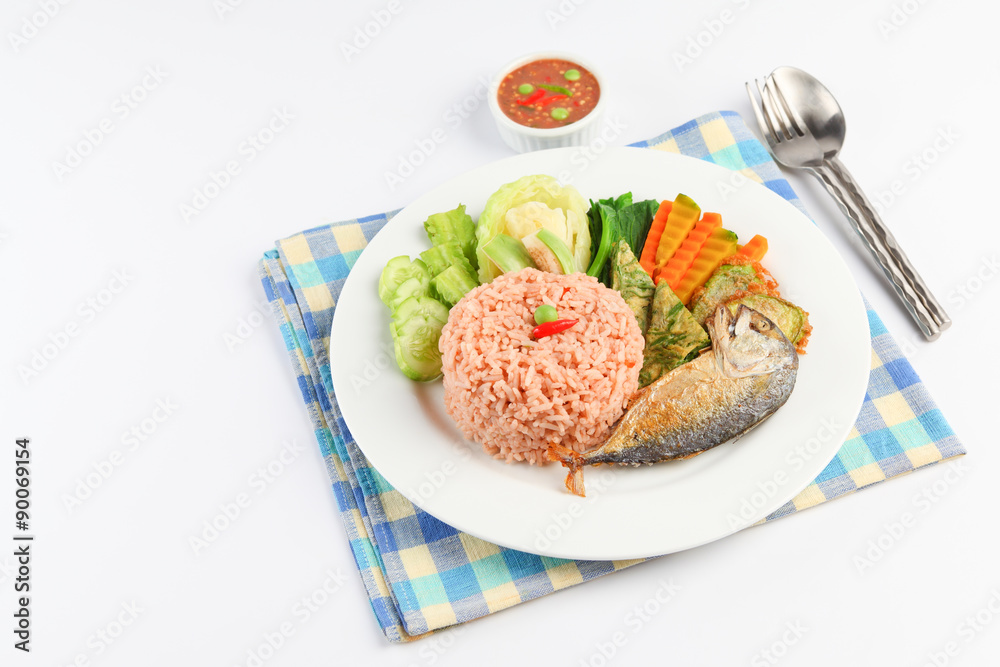 fried mackerel with shrimp paste sauce (nam prik kapi pla too) fried mackerel with shrimp paste sauce (nam prik kapi pla too)