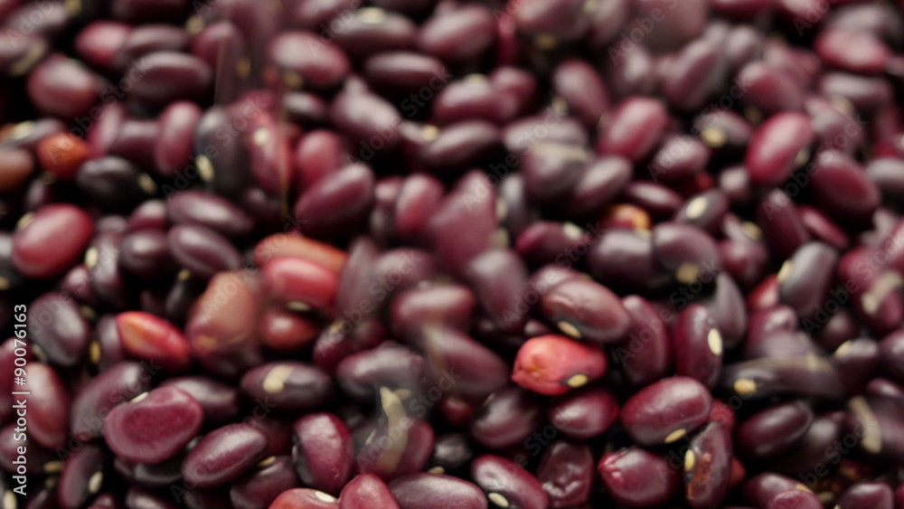 Red haricot beans poured.
Red haricot beans poured.